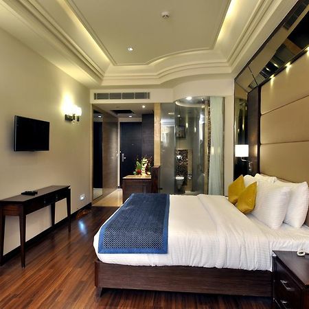 The Cove Hotel Panchkula Exterior photo