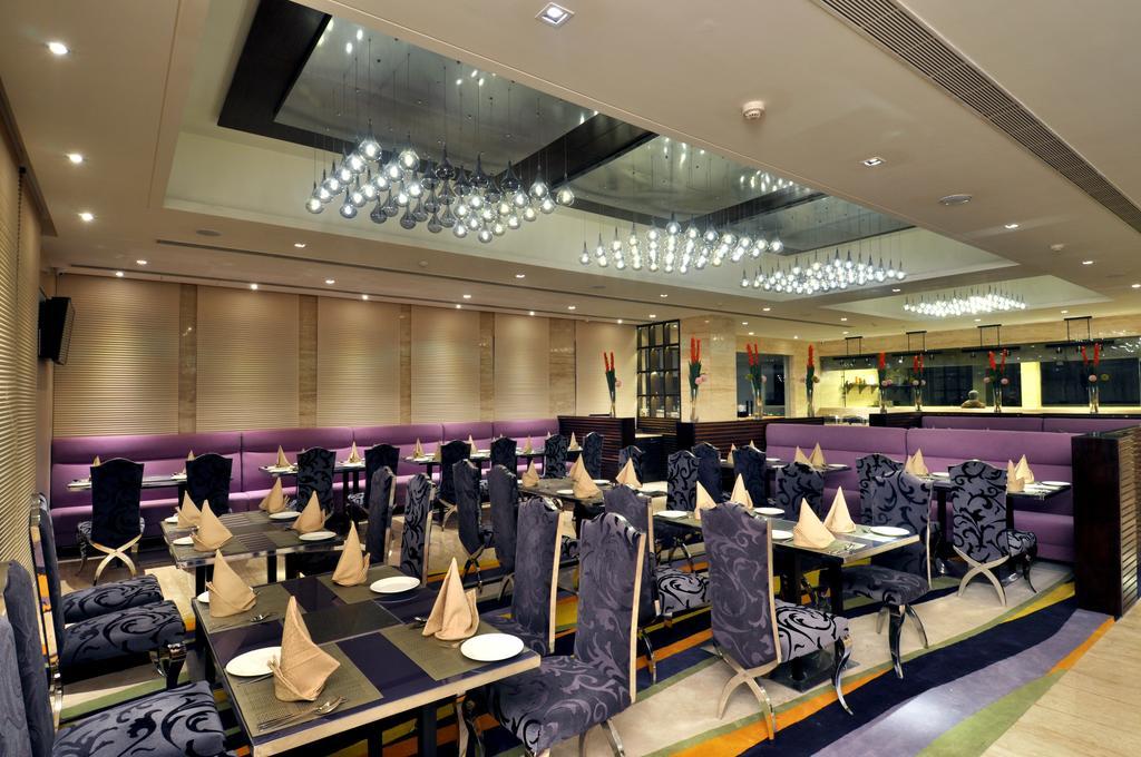 The Cove Hotel Panchkula Exterior photo
