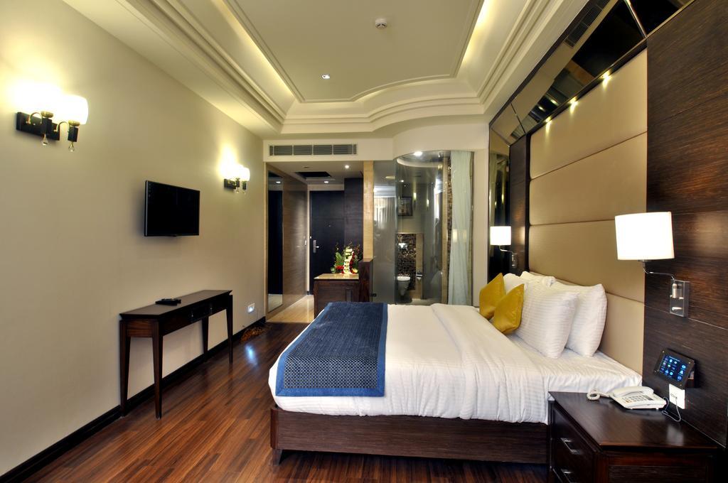 The Cove Hotel Panchkula Exterior photo